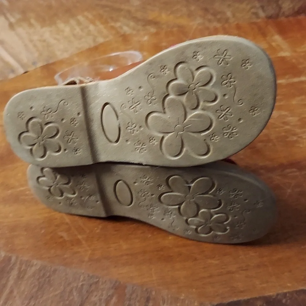 Kids express sandals